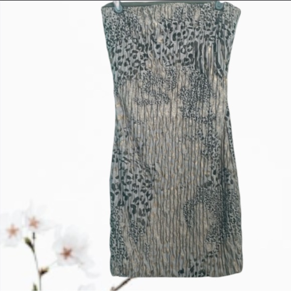 Windsor Dresses & Skirts - Windsor cocktail dress EUC strapless bodycon style size S bubble bottom stretchy